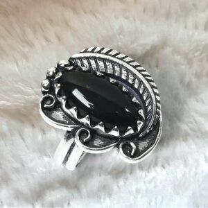 Black onyx Sterling Silver feather detailing vintage design ring Sz 7